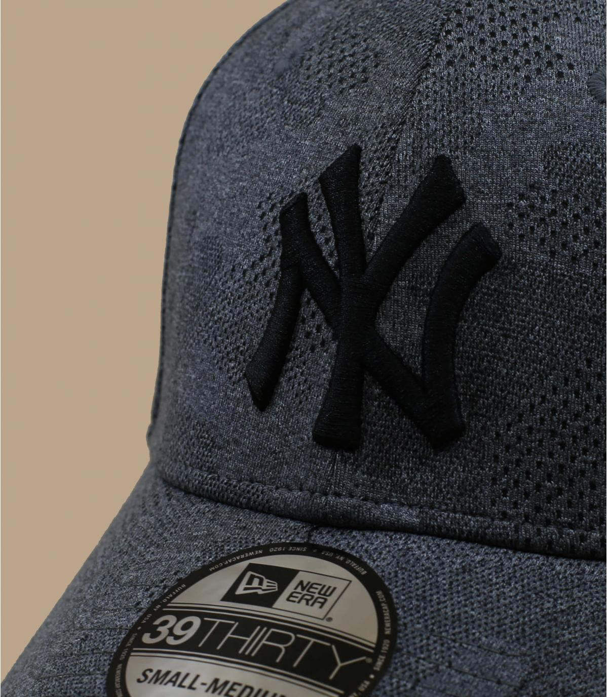 Engineered Plus 3930 NY black gray New Era